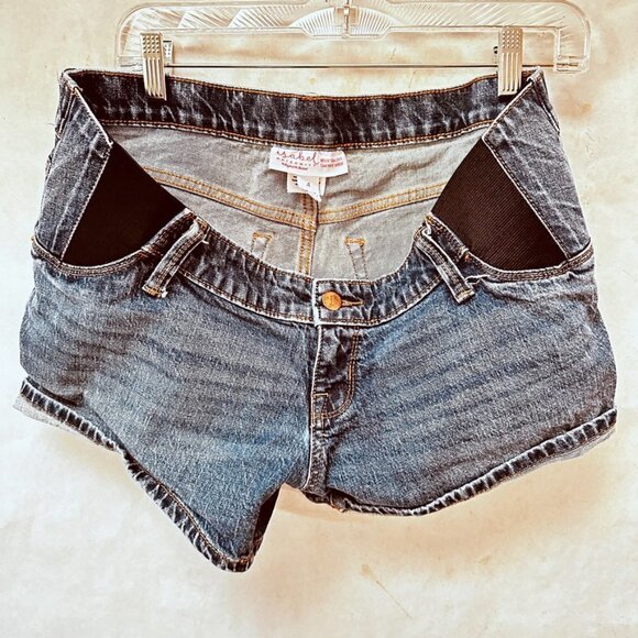 Isabel Maternity by Ingrid & Isabel Denim Hot Shorts Size 4 Jeans Blue Midi - Picture 2 of 5